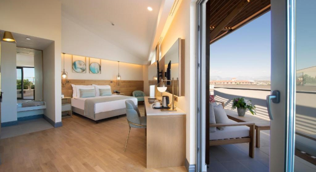 Двухместный номер Deluxe с террасой и джакузи Miramare Beach Hotel - Ultra All Inclusive