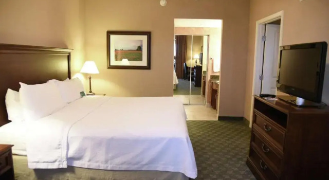 Люкс Mobility Accessible Homewood Suites by Hilton San Antonio North