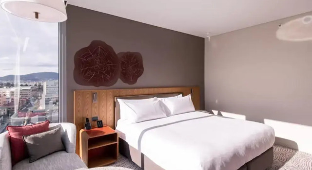 Двухместный Lounge Access номер Premium Corner Crowne Plaza Hobart by IHG