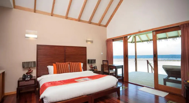 Вилла Junior Water Vakarufalhi Island Resort & Spa