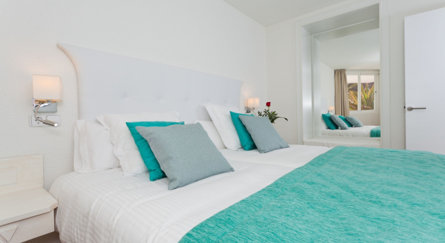 Люкс Deluxe FERGUS Style Cala Blanca Suites