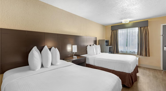Четырёхместный люкс Best Western Space Shuttle Inn