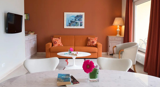Двухместный люкс с балконом и с видом на озеро Parco San Marco Lifestyle Beach Resort