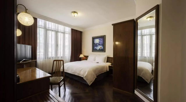 Двухместный люкс Century Hotel Majestic Saigon