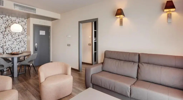 Двухместный полулюкс Sercotel Plaza Feria