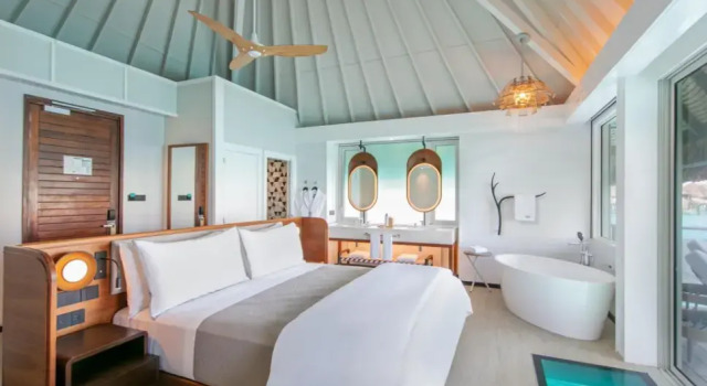Двухместное бунгало Overwater Lagoon View Westin Bora Bora Resort & Spa