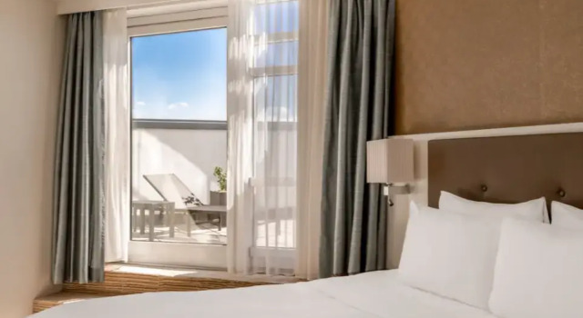 Полулюкс Terrace Munich Marriott Hotel