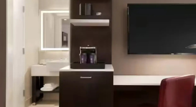 Двухместный номер с красивым видом из окна Newly Renovated Embassy Suites By Hilton New York Manhattan Times Square