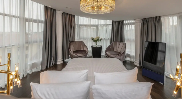 Двухместный люкс YOLO Panoramic St Palace Hotel