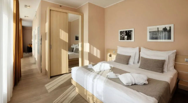 Superior with terrace Suite Amarilis