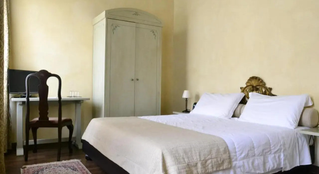 Castello Di Compiano Hotel Relais Museum, Rezervați Hotel Hoteluri în Compiano cu parcare, Parcare