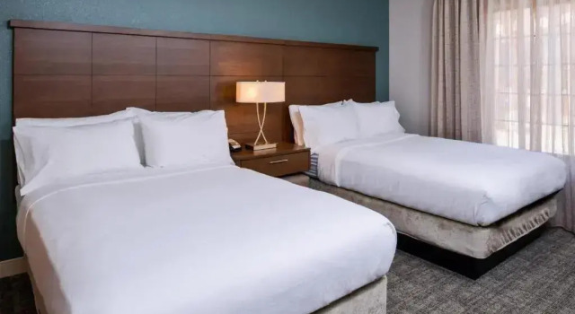 Четырёхместный люкс с одной спальней Staybridge Suites Indianapolis Downtown-Convention Center by IHG