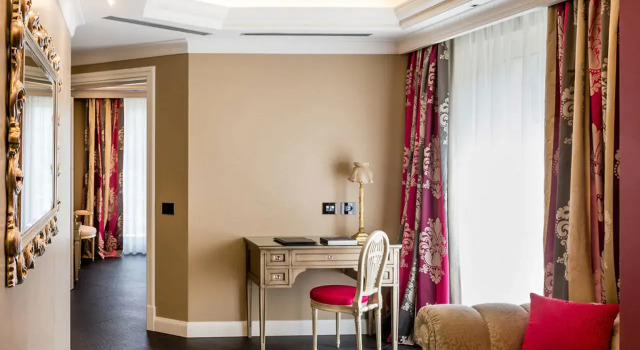 Двухместный люкс Liz Taylor с видом на озеро Villa e Palazzo Aminta - A Leading Hotel of The World