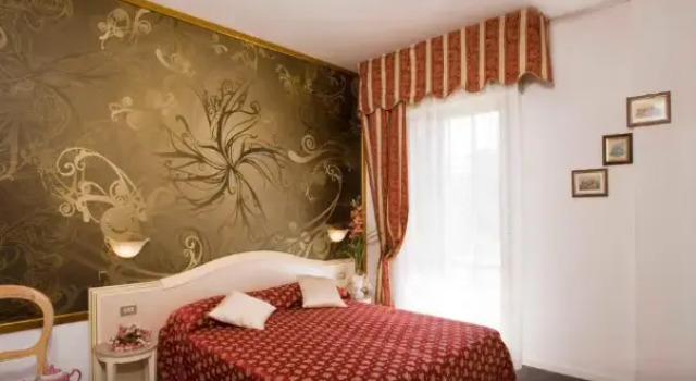 Двухместный полулюкс Hotel Apollo