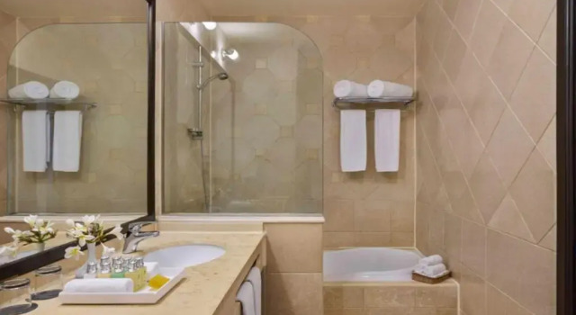 Двухместный клубный полулюкс Jaz Samaya Resort