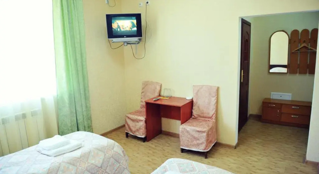 Hotel Koral, Book Hotel Hotels in Chernivtsi with a Pool, Swimming Pool