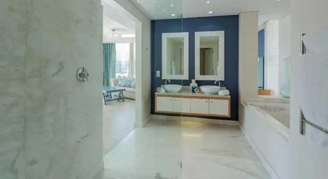 Двухместный люкс с частичным видом на море Views Boutique Hotel & Spa