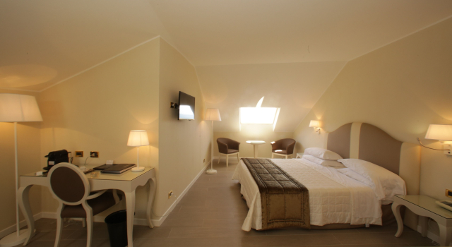 Двухместный люкс Royal Мансарда Hotel Miramare & Spa