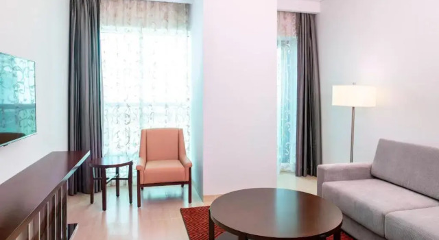 Двухместный люкс Business c 1 комнатой Four Points by Sheraton Sharjah