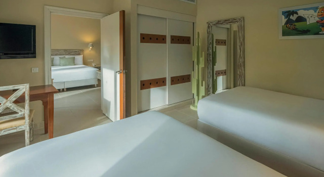 Номер Family с 2 комнатами Iberostar Waves Dominicana - All Inclusive