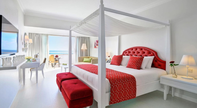 Double Whiterose Honeymoon Suite Olympic Lagoon Resort - Paphos