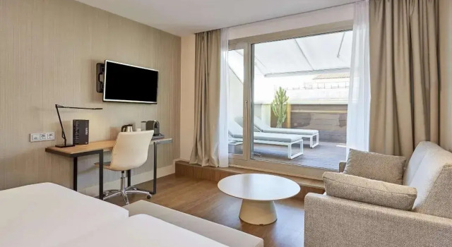Двухместный люкс NH Sants Barcelona