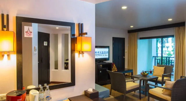 Двухместный полулюкс с джакузи Deevana Patong Resort & Spa
