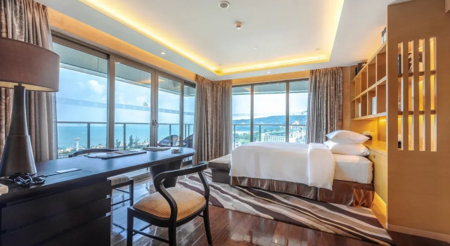 Двухместный люкс Presidential Shenzhen Dameisha Kingkey Palace Hotel