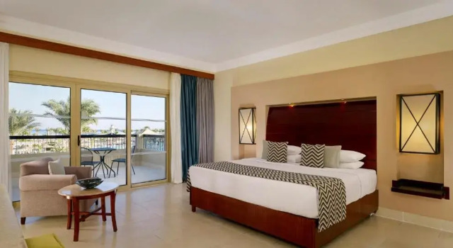Двухместный люкс семейный Coral Sea Holiday Resort & Aqua Park
