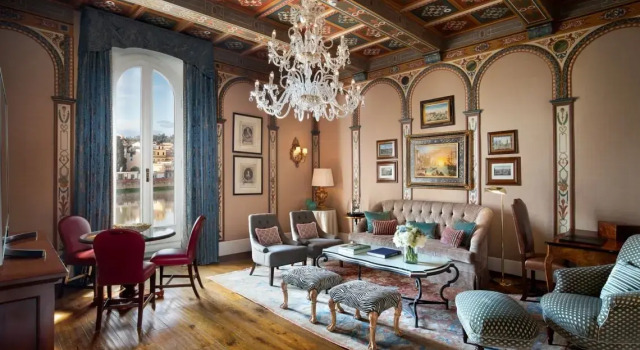 Двухместный люкс Royal Arno River View The St. Regis Florence