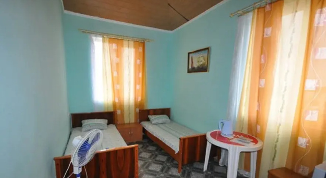 Lazurny Guesthouse