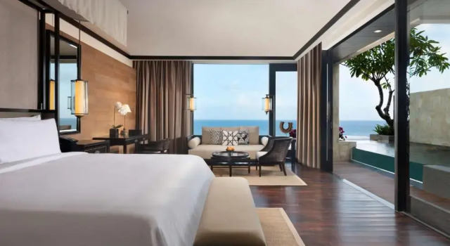 Двухместный полулюкс с частным бассейном Ocean Cliff The Apurva Kempinski Bali
