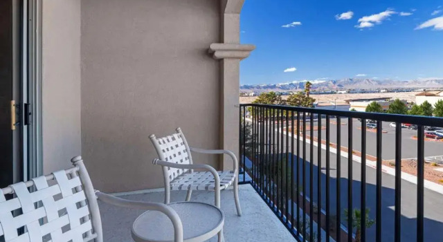 Двухместный люкс Accessible c 1 комнатой Hilton Garden Inn Las Vegas Strip South