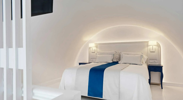 Двухместный люкс с гидромассажной ванной Katikies Katikies Santorini - Pelagos House - The Leading Hotels Of The World
