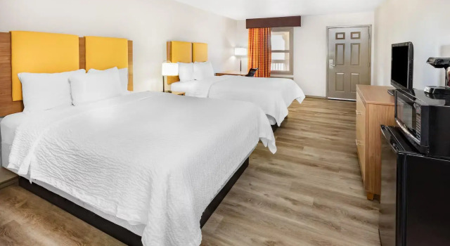 Двухместный номер Days Inn & Suites by Wyndham Huntsville