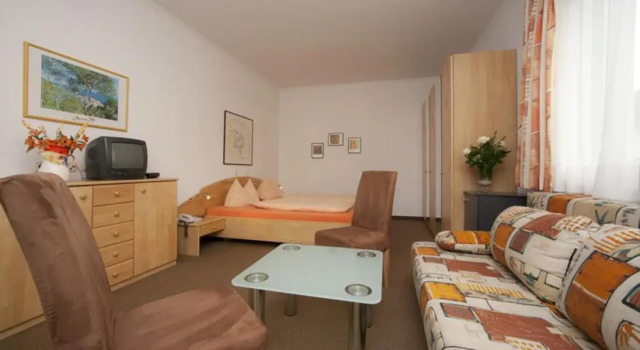 Hotel Villa Flora, Rezervovat Hotel Hotely v Carinthia s parkováním, Parkování