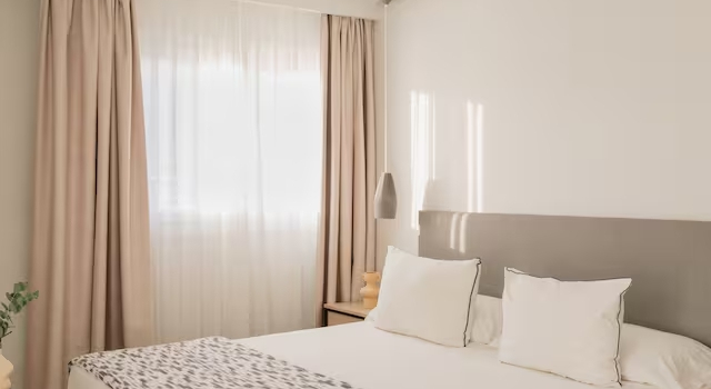 Двухместный номер Deluxe with side sea view MiM Mallorca member of Meliá Collection