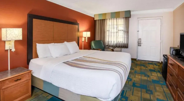 Двухместный люкс La Quinta Inn by Wyndham Colorado Springs Garden of the Gods