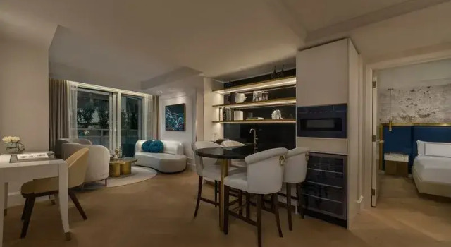 Люкс Blue Diamond с 2 комнатами AZUR Legacy Collection Hotel