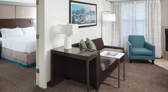 Люкс с 2 комнатами Residence Inn Kansas City Country Club Plaza