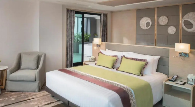 Двухместный люкс Jacuzzi Club Sky с балконом Solitaire Bangkok Sukhumvit 11