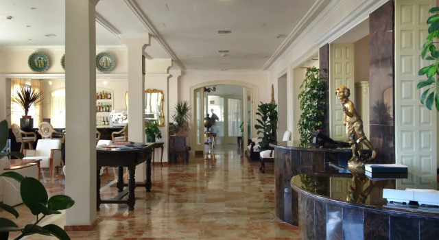 Hotel Montjoi