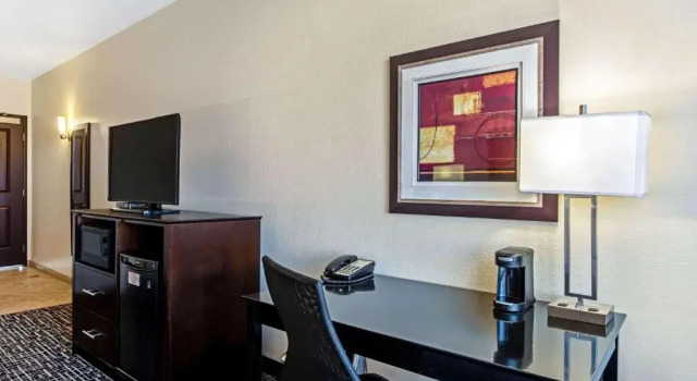 Двухместный номер Corner La Quinta by Wyndham Denver Gateway Park