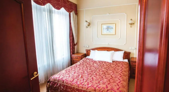 Двухместный полулюкс Готель Дніпро Dnipro Hotel