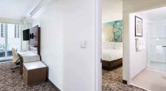Люкс Executive c 1 комнатой Courtyard by Marriott Miami Downtown
