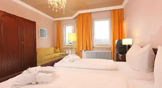 Номер Family с видом на горы Wittelsbacher Hof Swiss Quality Hotel