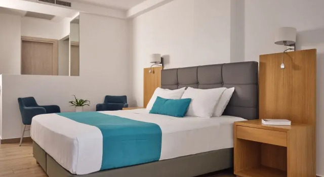 Двухместный номер Superior Shared Pool Cavo Orient Beach Hotel & Suites