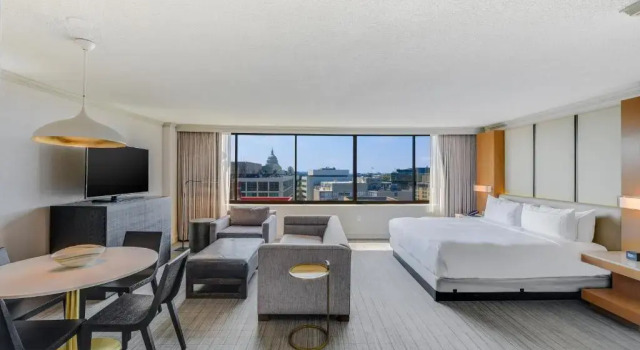 Двухместная студия люкс семейная Hilton Washington DC Capitol Hill