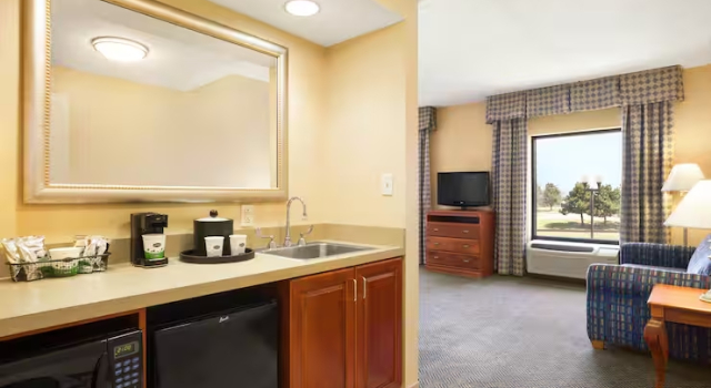 Двухместный люкс-студия Hampton Inn Geneva