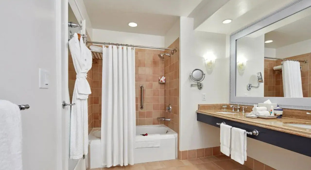Люкс Portofino c 1 комнатой Universals Loews Portofino Bay Hotel